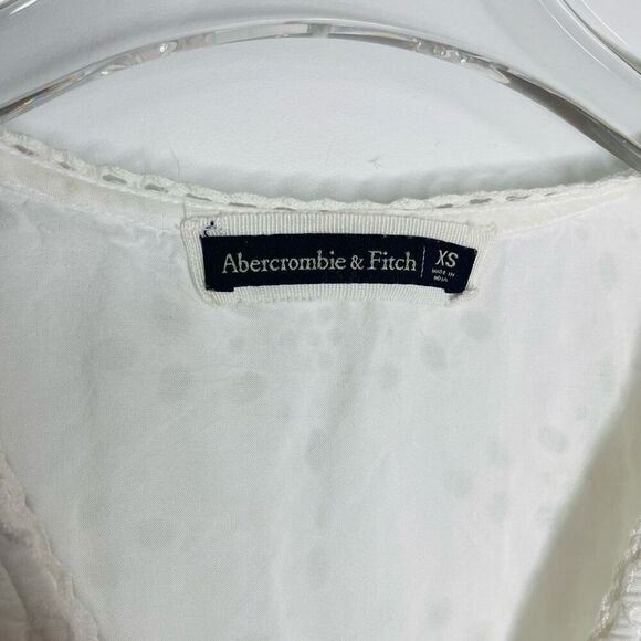 Abercrombie & Fitch Eyelet White Crochet Crop Tie Flutter Button Up Xs Xsmall AF - Picture 2 of 6